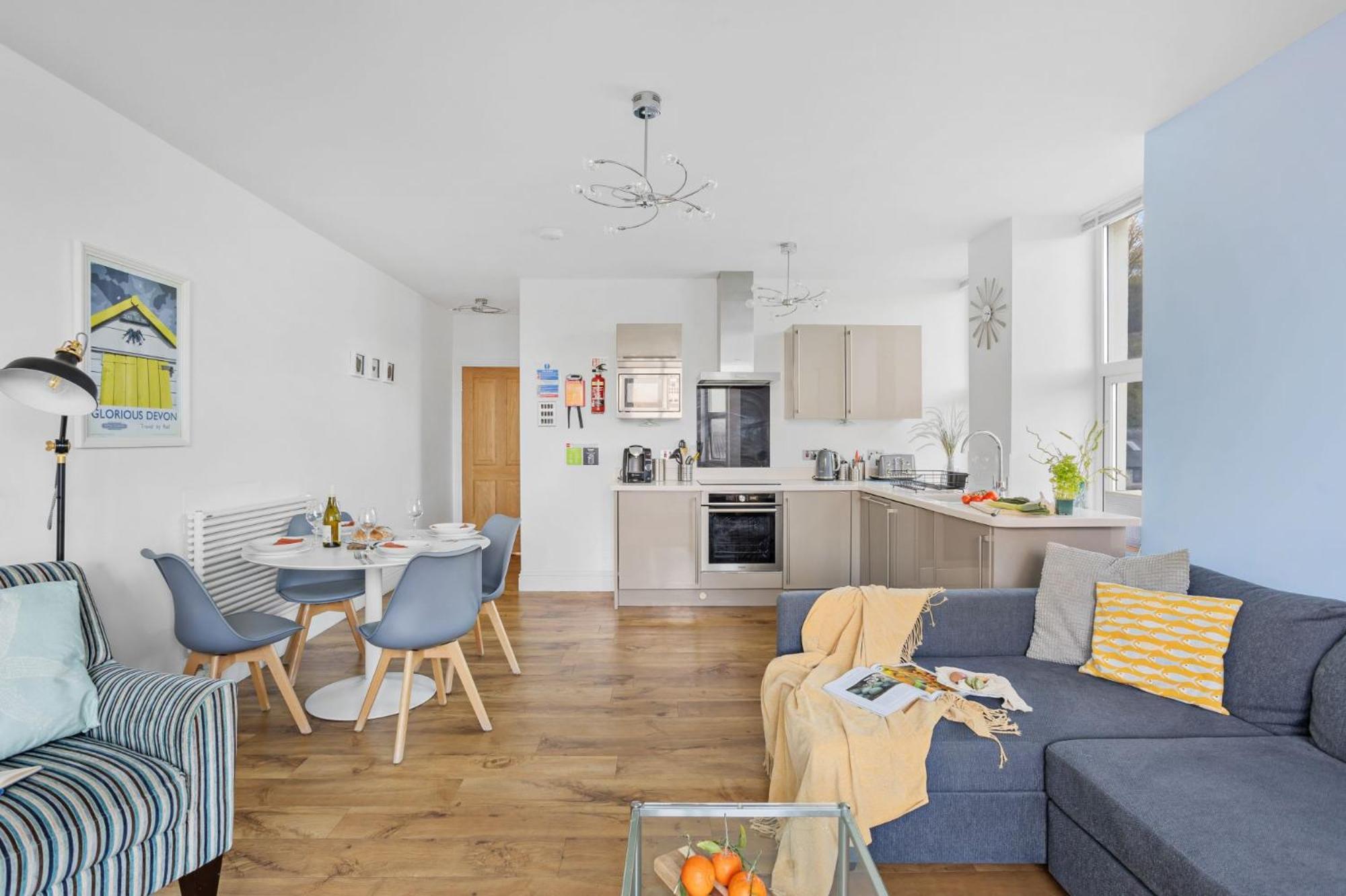 10 At The Beach, Torcross Apartment *